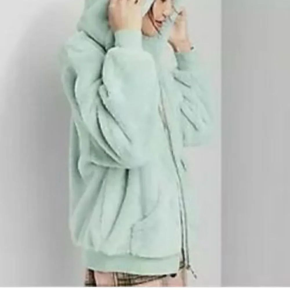 NWOT Wild Fable ML pastel mint green teddy jacket